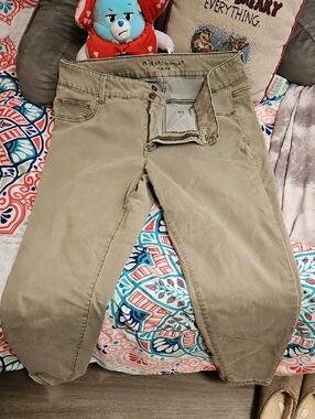 Maurices Khaki/Tan Jeggings